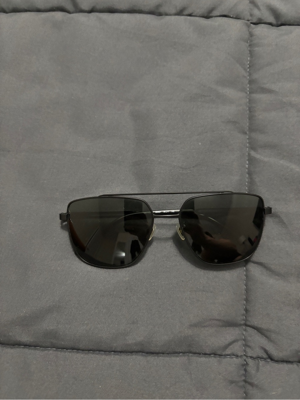 Fossil sunglasses and case with microfibre glasses cleaner